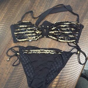 Victoria’s Secret bikini